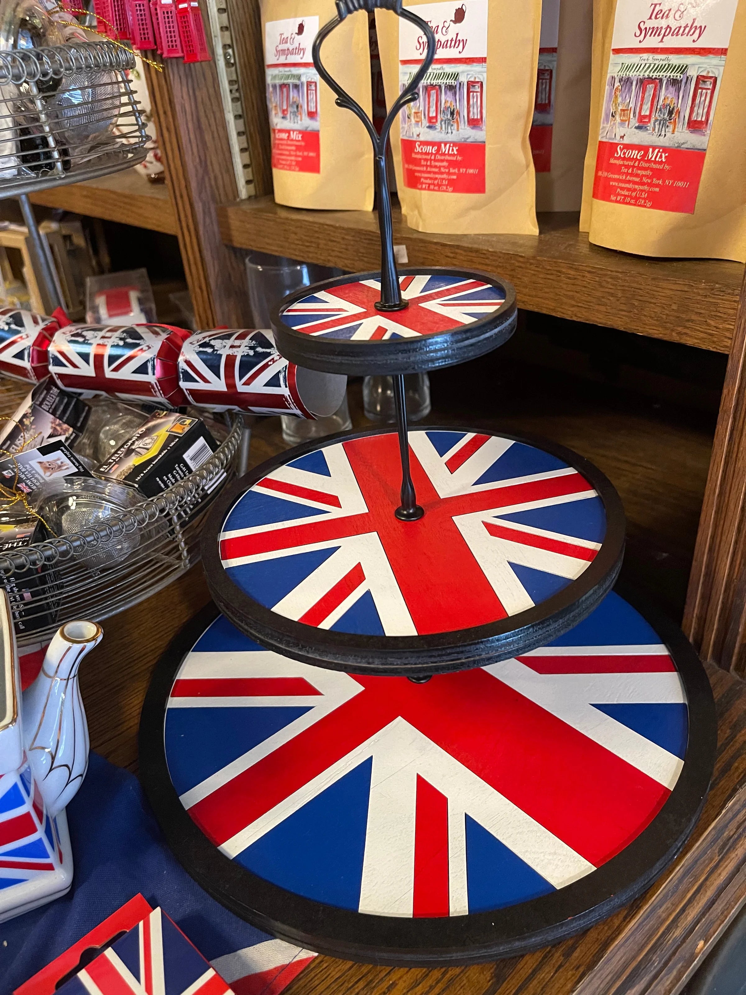 Union Jack Wooden 3-Tiered Stand